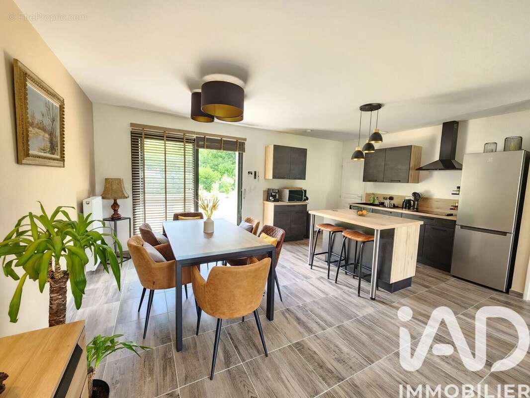Maison 77 m² à Chennegy  - photo 4