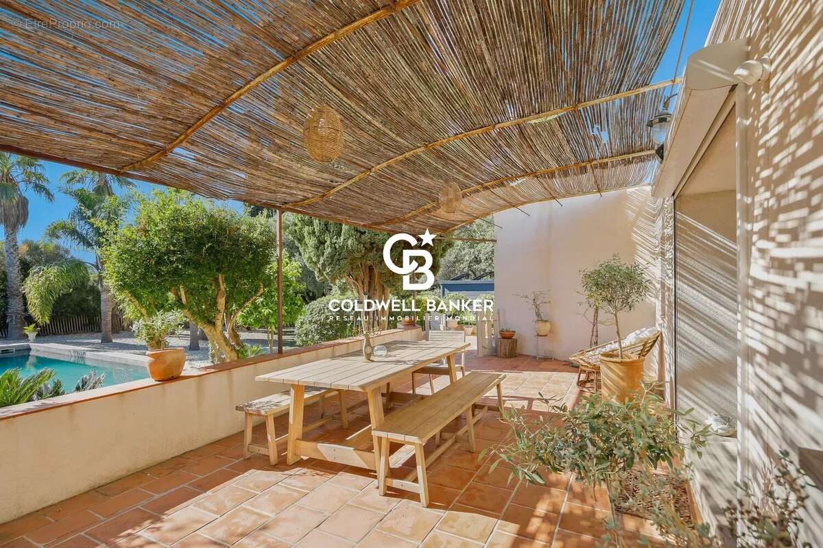 Maison à CARQUEIRANNE