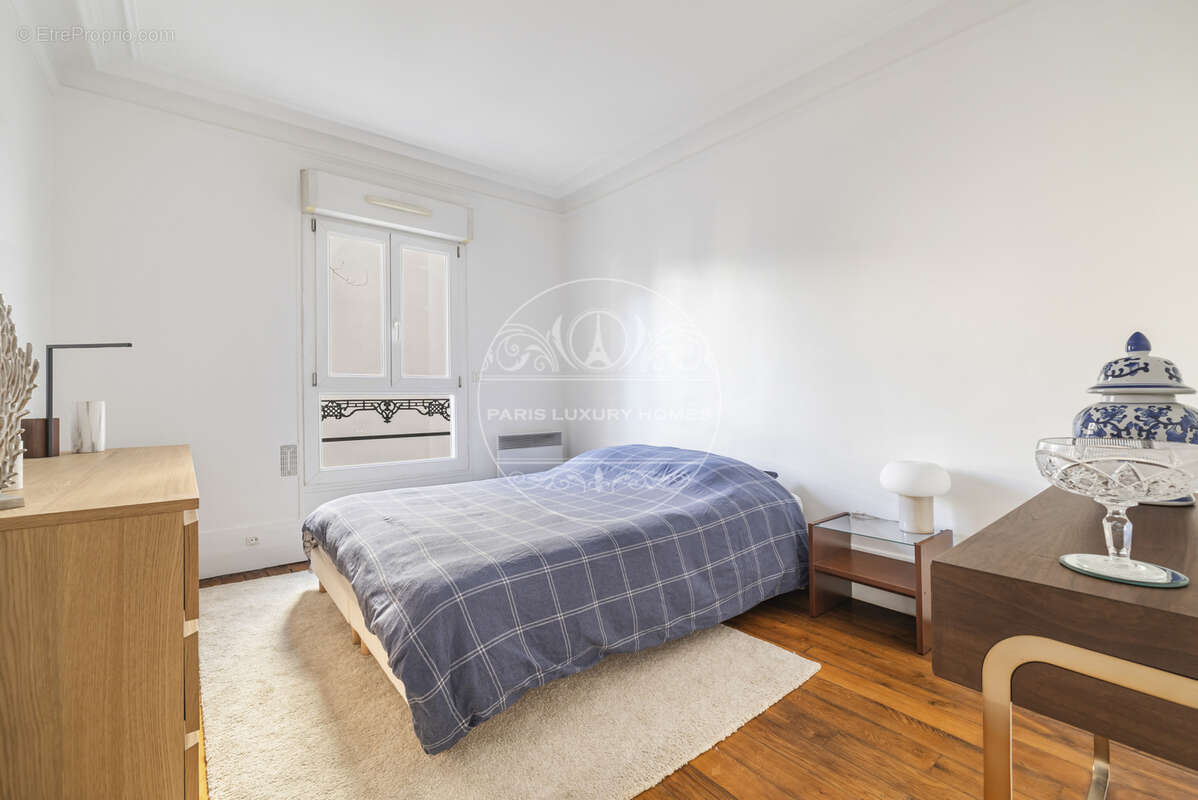 Appartement à LEVALLOIS-PERRET