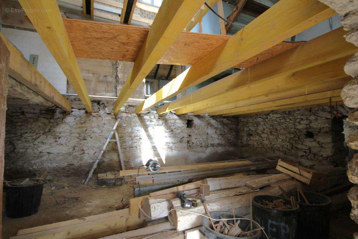 Maison à LA SALVETAT-PEYRALES