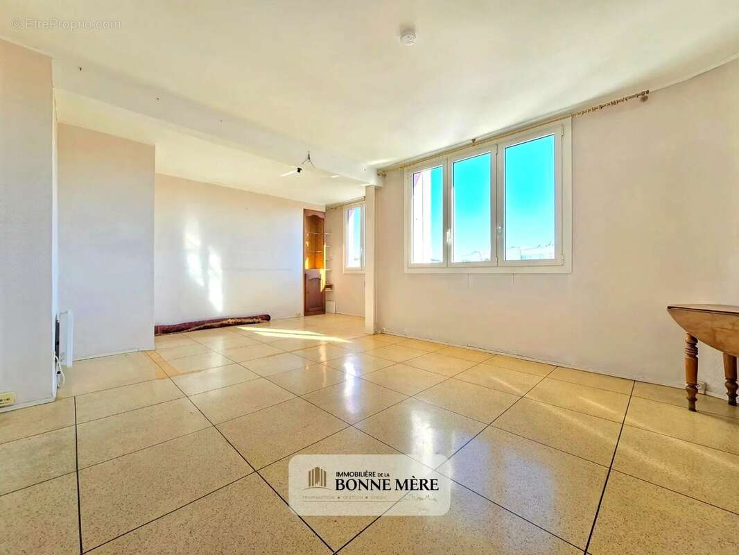 Appartement à MARSEILLE-14E