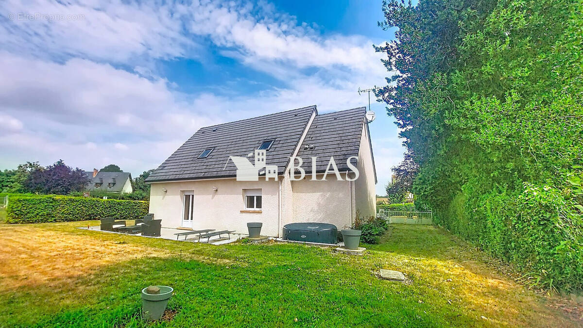Maison 96 m² à Les Preaux  - photo 2
