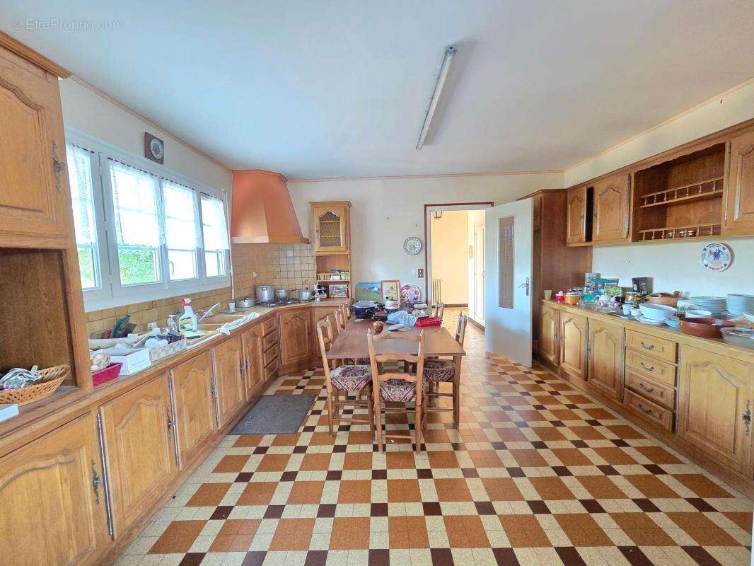 Maison à FONTCOUVERTE