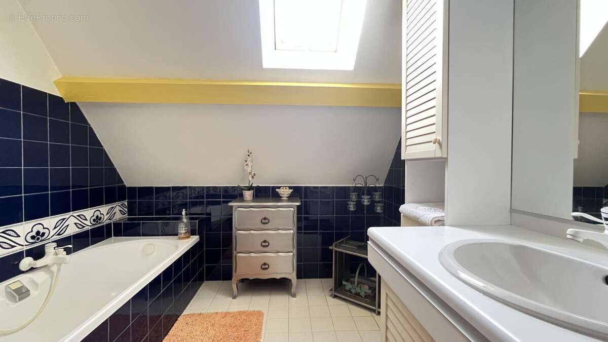 Maison traditionnelle de 200 m² dans un cadre privilégié à Autun - photo 16