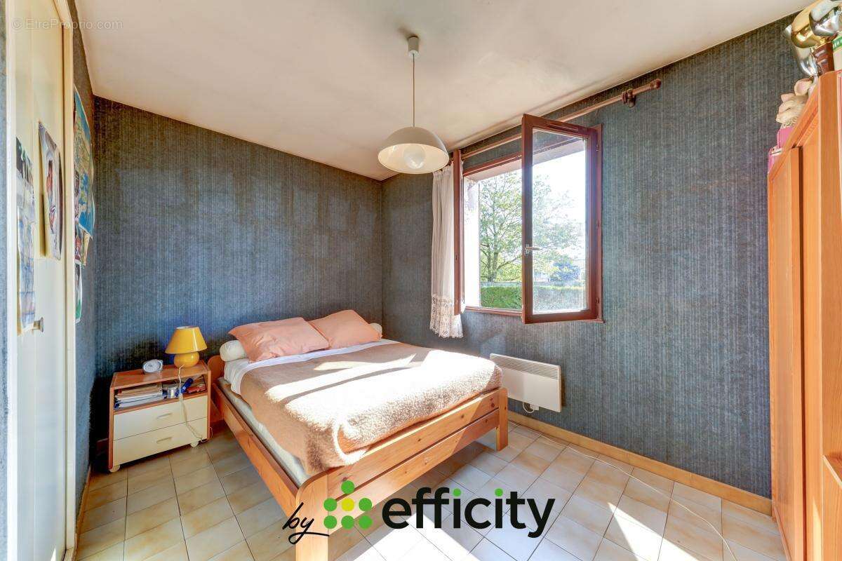 Maison 119 m² à Saint-Priest  - photo 9
