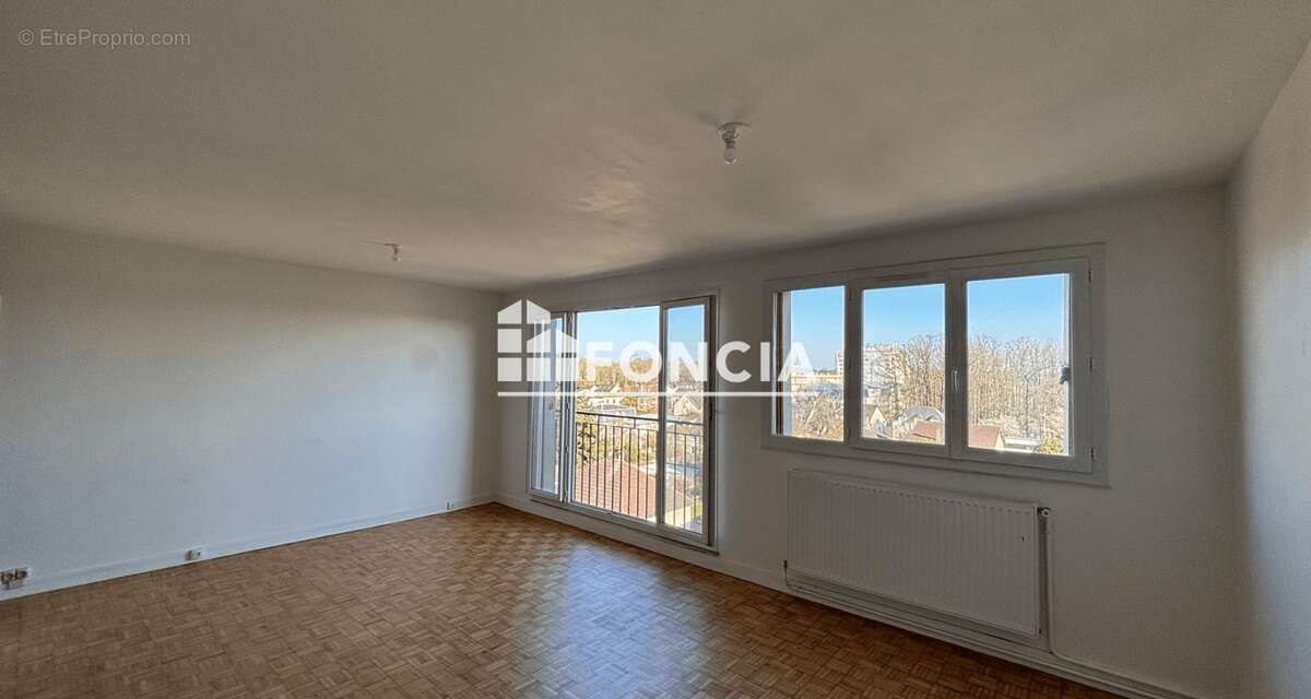 Appartement à LE PLESSIS-TREVISE