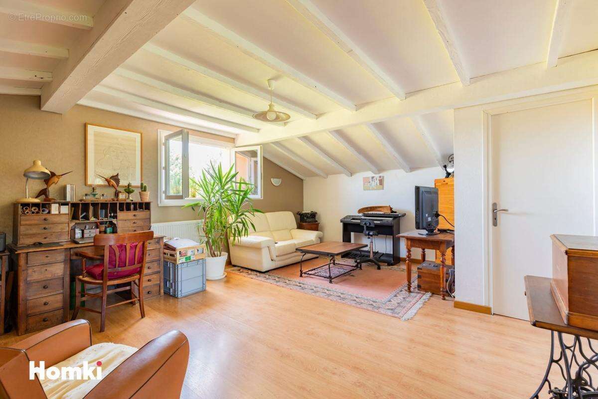 Maison/Villa T6 de 180 m2 à La Magdelaine-sur-Tarn 31360 - photo 9