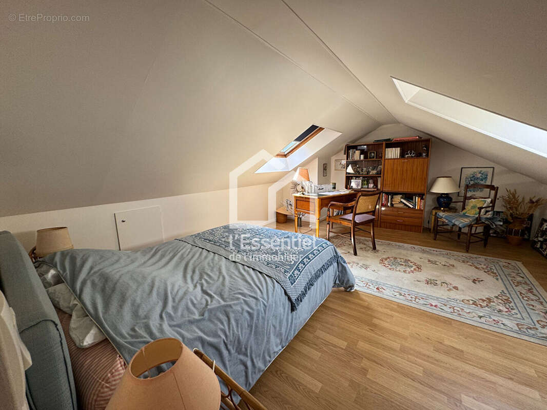 Maison à VERNEUIL-SUR-SEINE