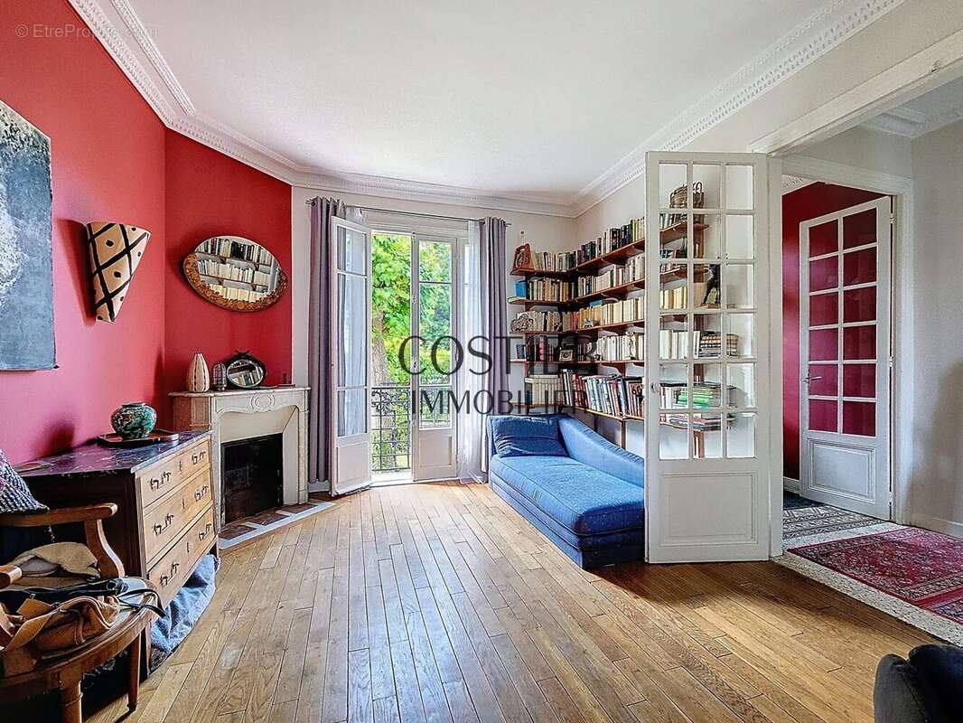 Maison à CHENNEVIERES-SUR-MARNE