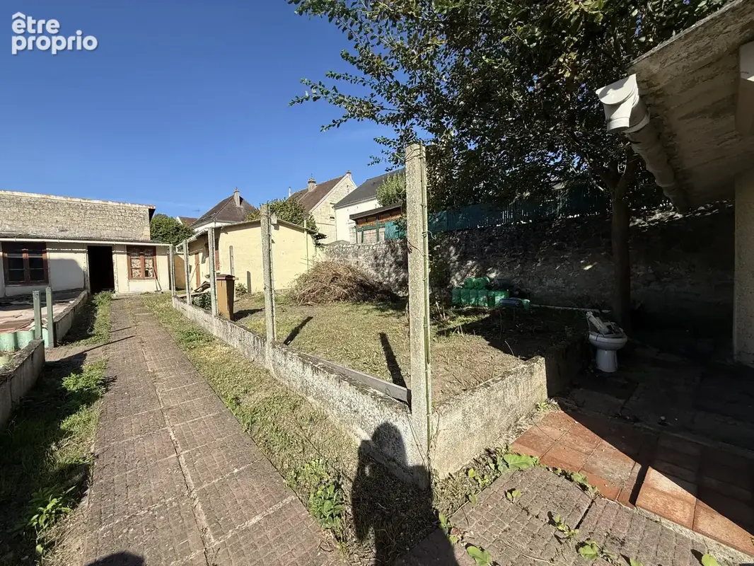 Ensemble immobilier avec maison, dépendances, garage et jardin - photo 2