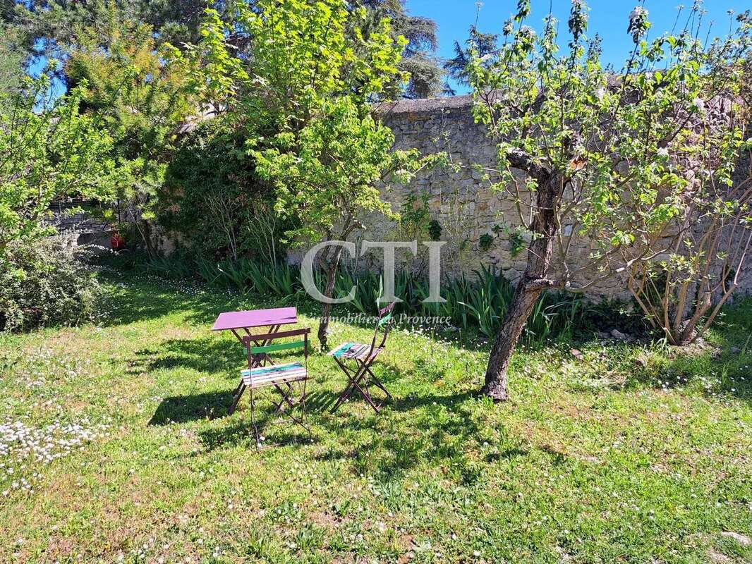 Maison à VAISON-LA-ROMAINE