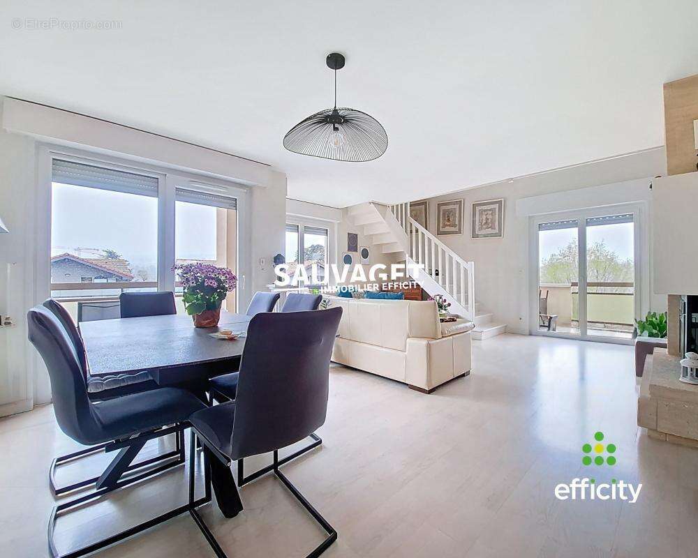 Appartement à REIGNIER