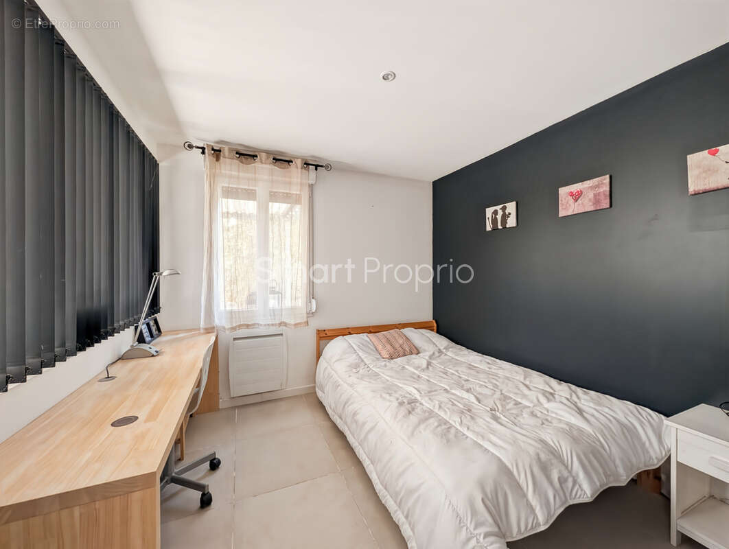 33320 eysines centre   maison familiale 134 m2   5 chambres   jardin - garage - photo 8
