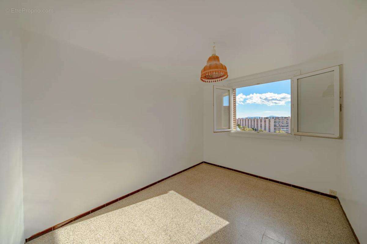 Appartement à MARSEILLE-15E
