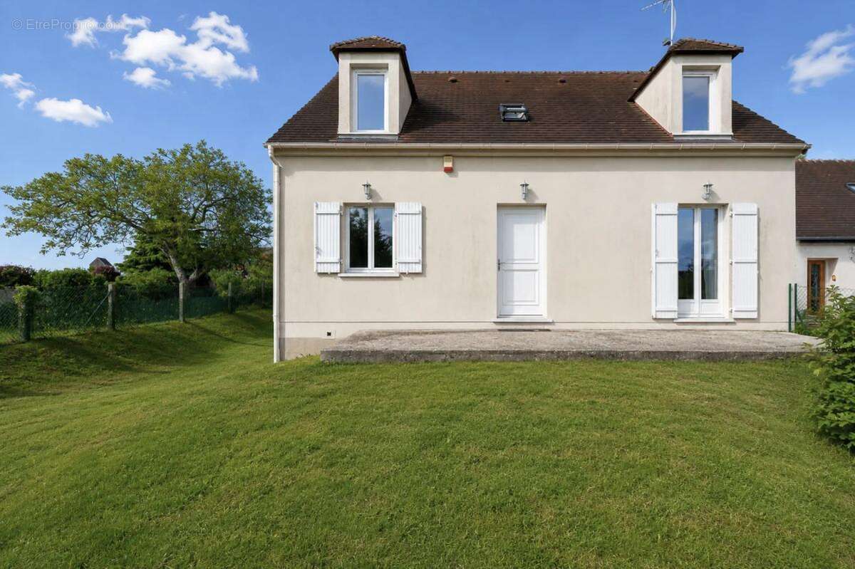 Lescherolles (77320) – maison familiale 120m2 avec sous-sol total sur 1 190 m² de terrain – fort potentiel après travaux - photo 2