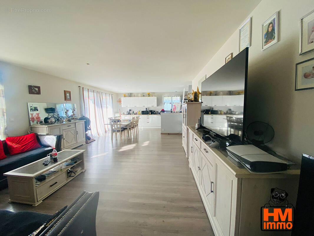 Maison à CONDAT-SUR-VIENNE