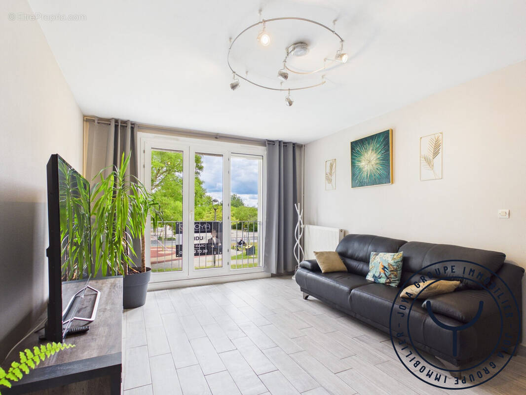 Appartement à LA CHAPELLE-SAINT-LUC