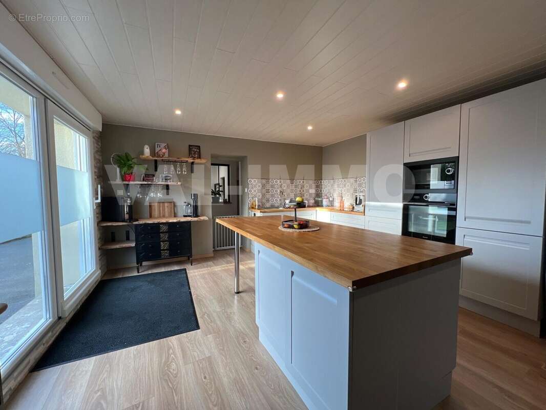 cuisine - Maison à RUMAUCOURT