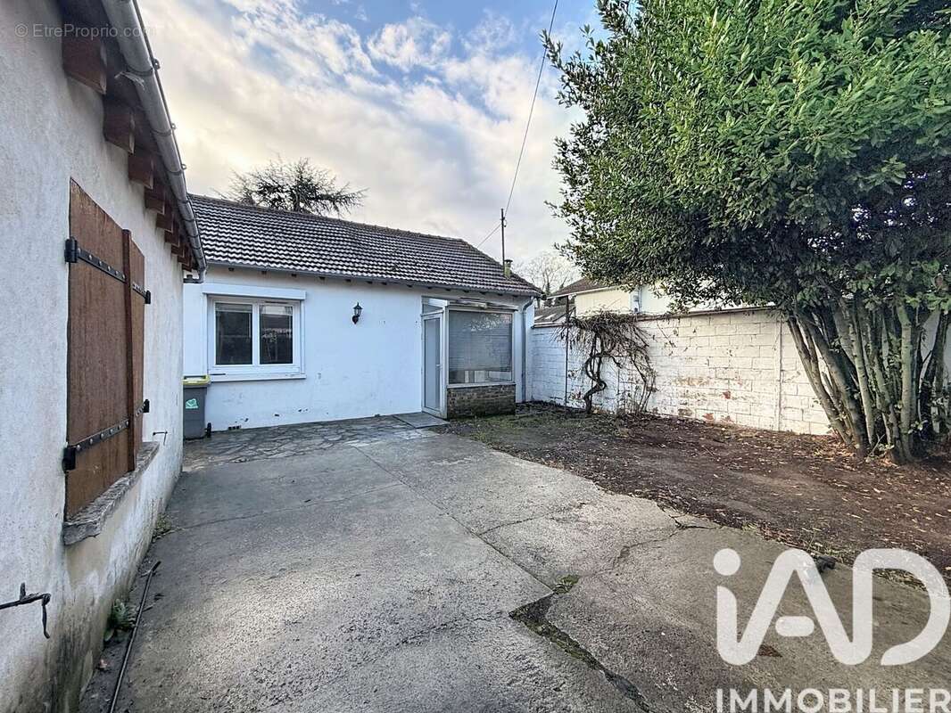 Photo 3 - Maison à LE PLESSIS-BOUCHARD