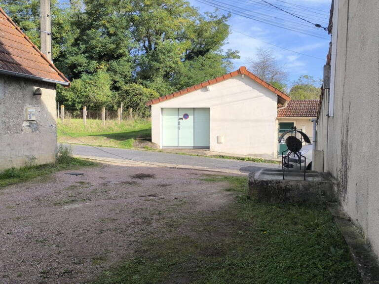 Maison à JOUET-SUR-L'AUBOIS