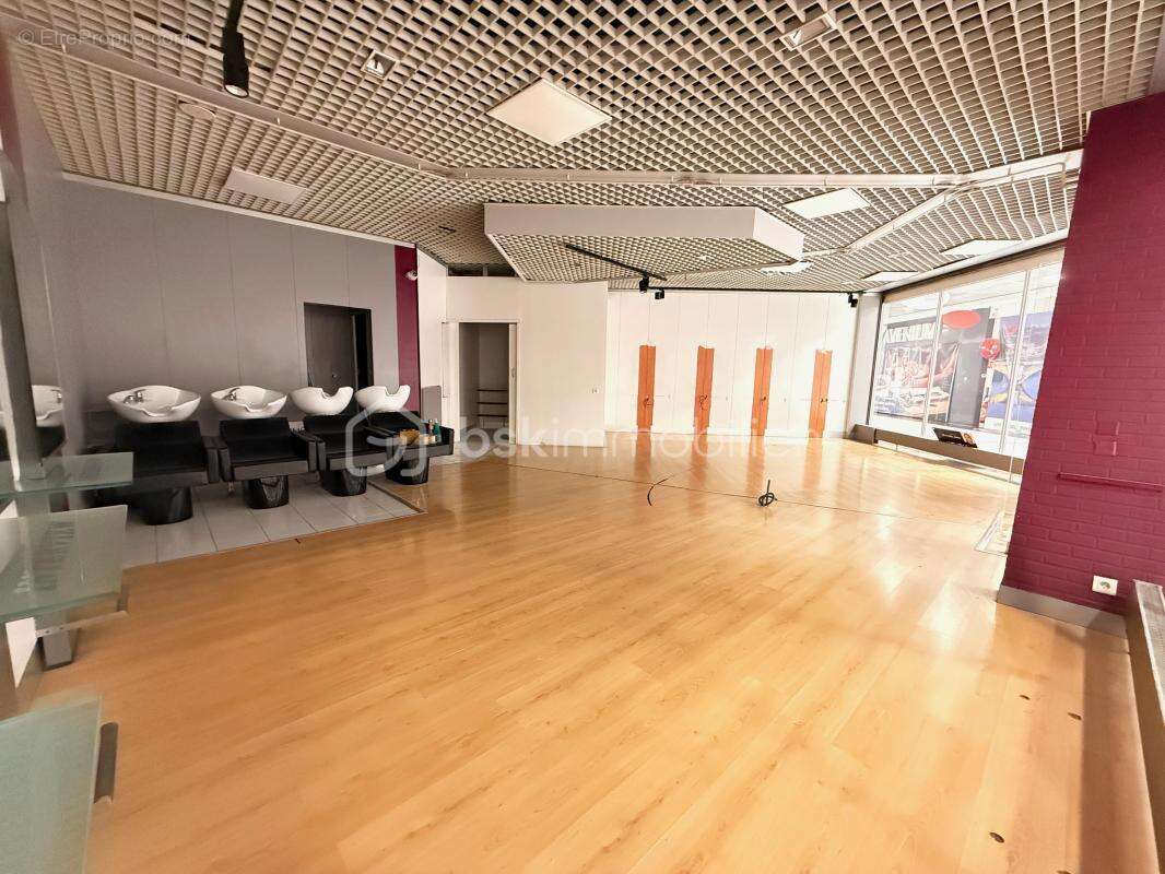 Local commercial de 90m² - photo 5