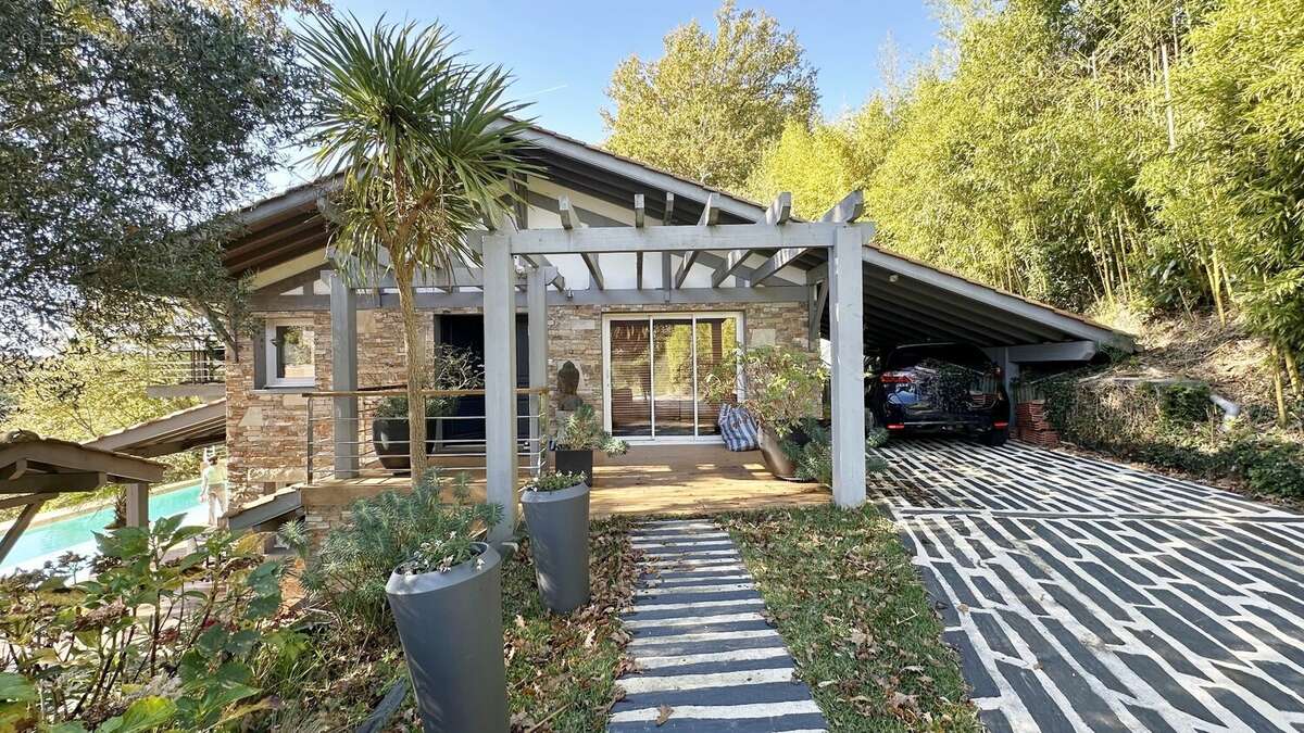 Villa d'architecte de type t6 de 240 m2 avec piscine - photo 6