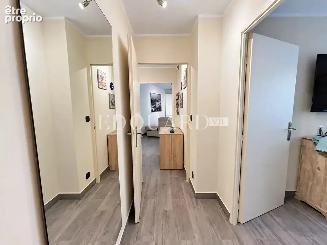 Deux pièces rénové à vendre avec terrasse et cave, au premier étage d’un immeuble moderne - photo 8