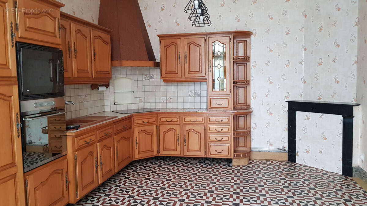 Maison à NEUVILLE-BOURJONVAL