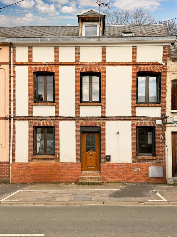 Maison à NOTRE-DAME-DE-BONDEVILLE