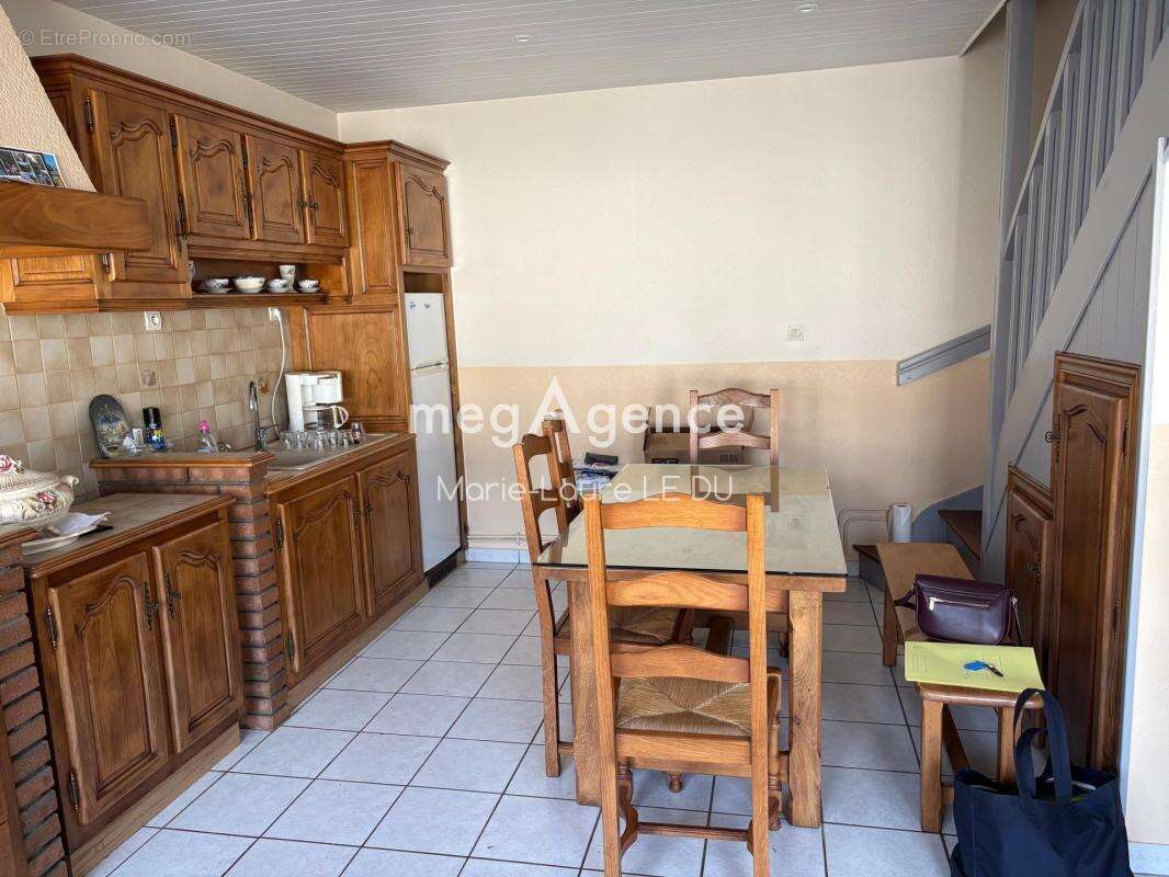 Maison rénovée avec garage et une dépendance en plus - photo 5