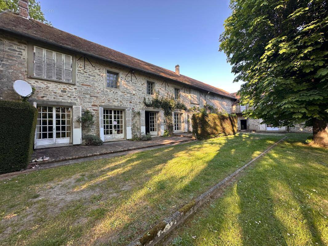 Maison à AVRAINVILLE