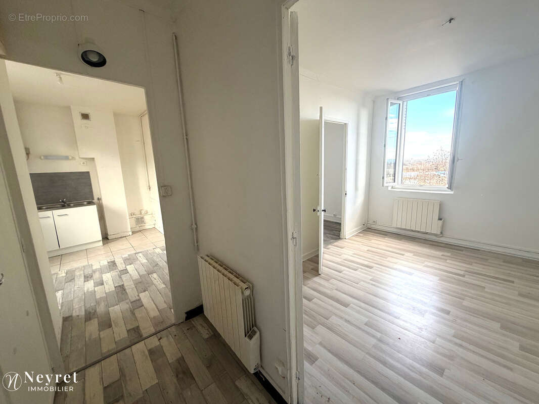 Appartement à LA MULATIERE