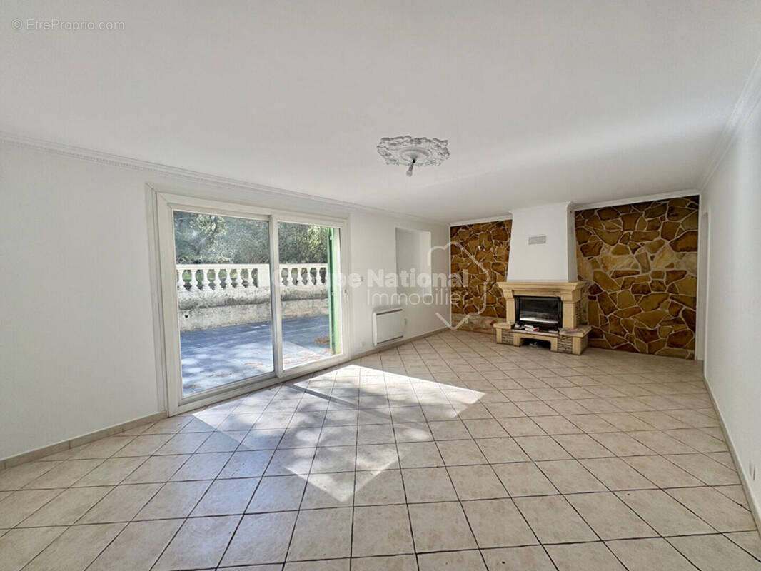 Appartement à LE ROVE