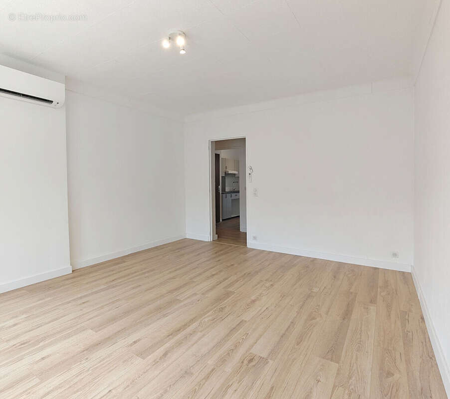 SALERNES appartement rénové, 2 pièces de 53.50 m² avec terrasse. - photo 2