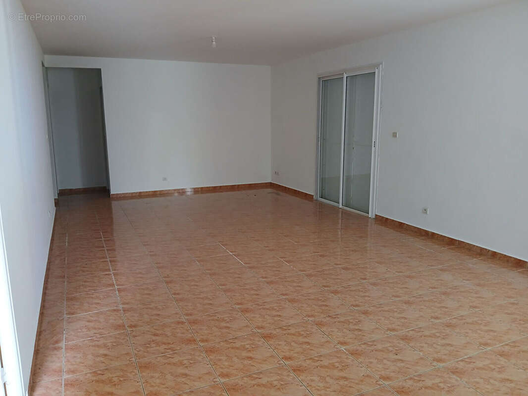 VILLA F4 de 110 m² sur un terrain de 720 m² STE MARIE - photo 7