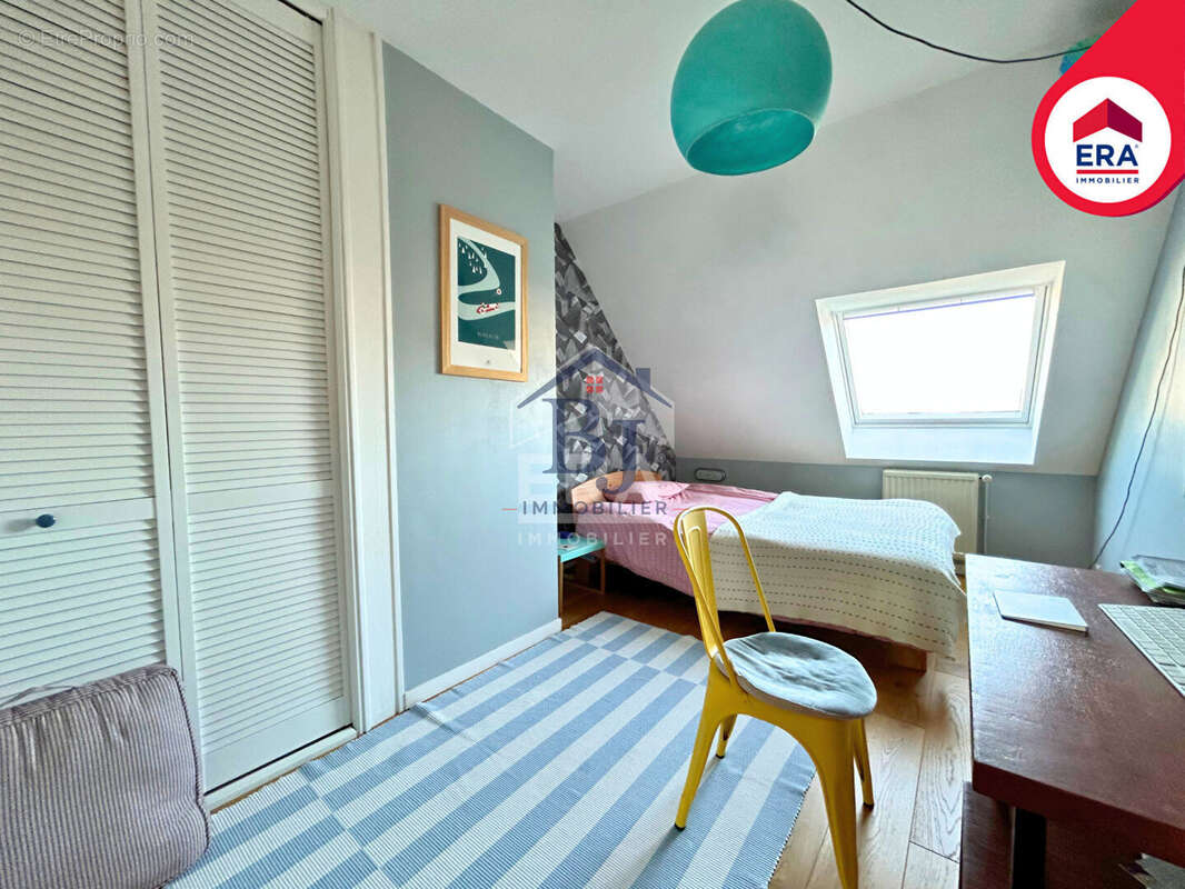 Proche du Mail et du Centre-ville - superbe Duplex 5 pièces 99 m2 à Rennes avec cave et garage - photo 6