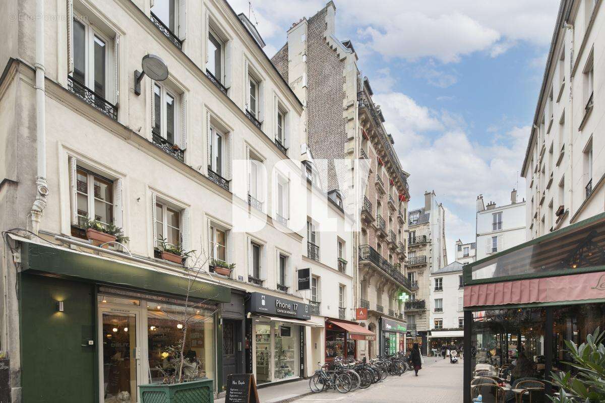 Appartement à PARIS-8E