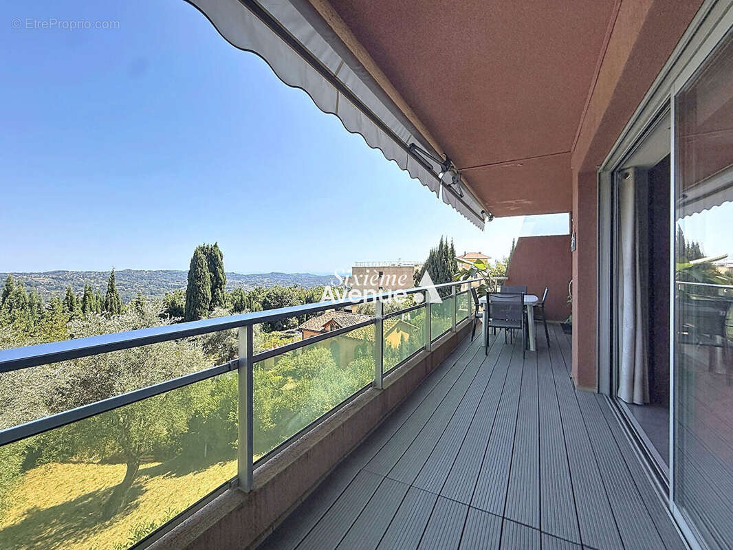 A vendre à Grasse 3 pièces 66 m2 traversant avec loggia, balcon de 17m² parking et cave - photo 4