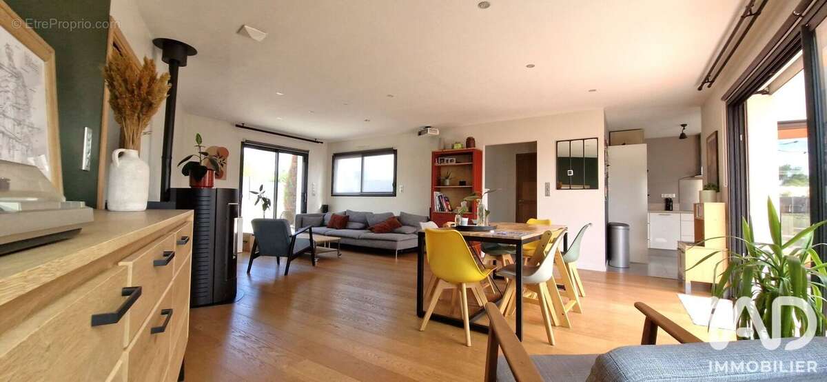 Maison 97 m² à Bouguenais  - photo 3