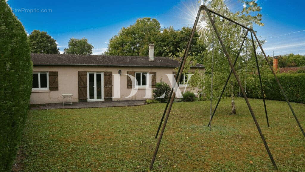 Maison à VERNOU-LA-CELLE-SUR-SEINE