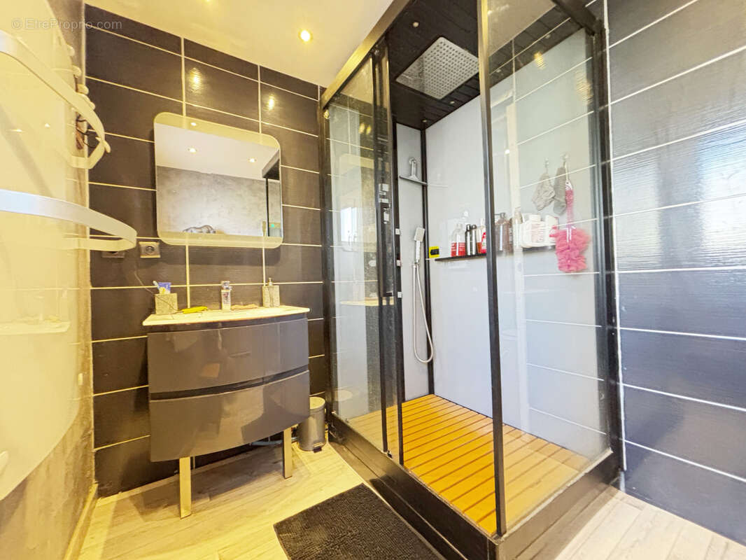 Appartement à VILLEFONTAINE