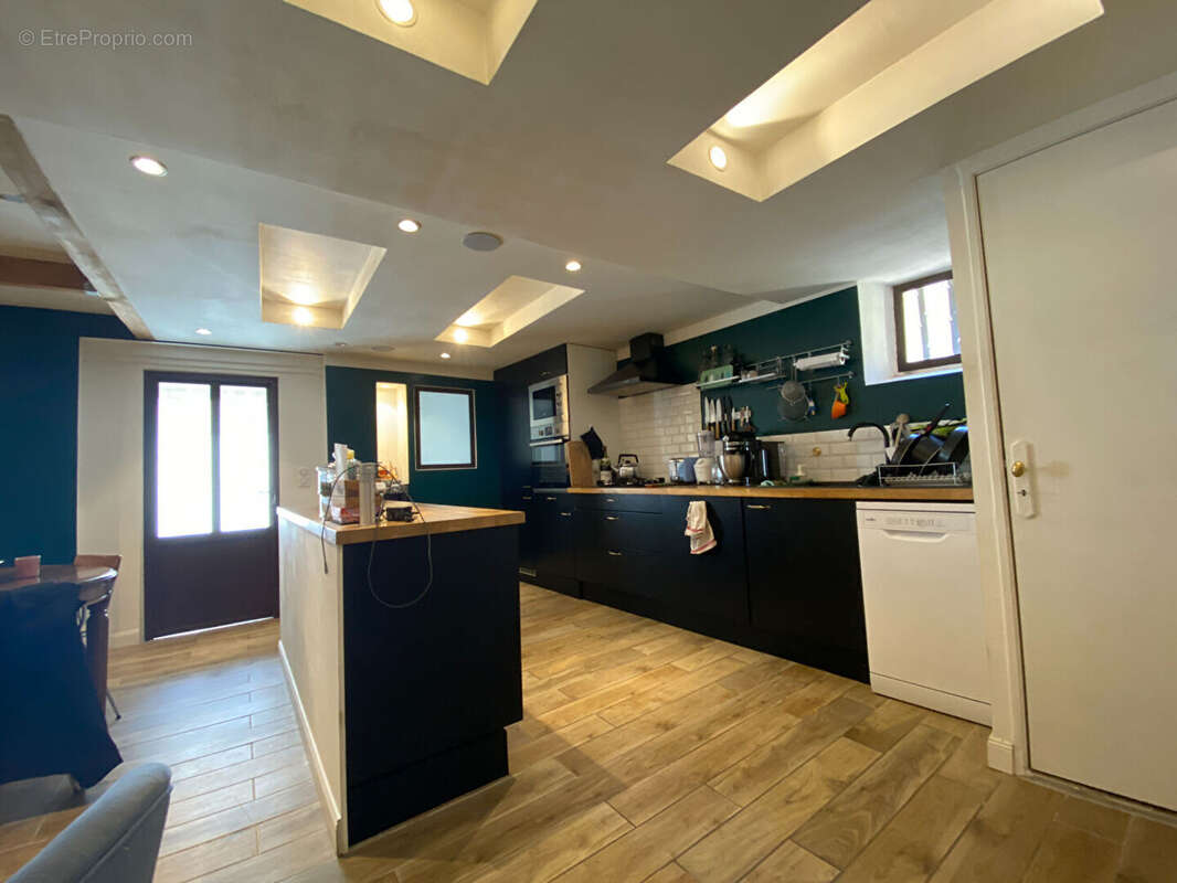 Maison à L'ISLE-SUR-LA-SORGUE