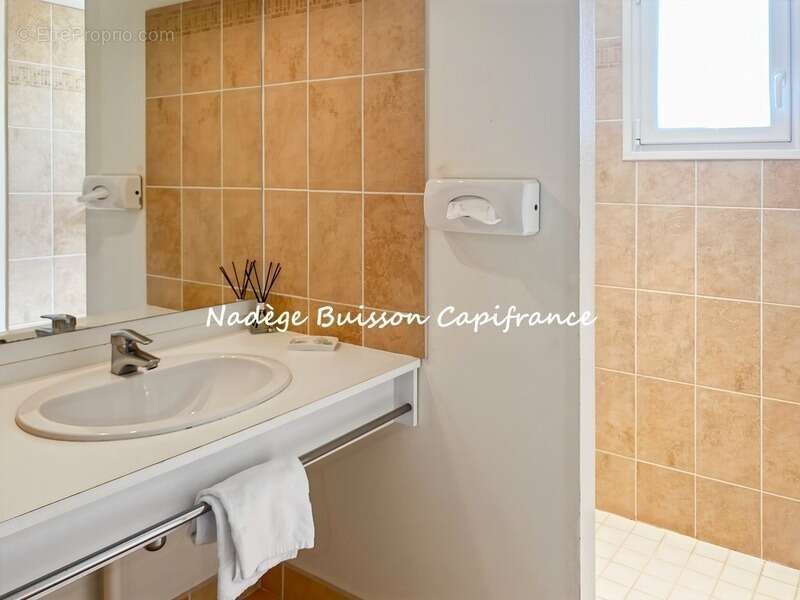 Appartement à COLLEVILLE-SUR-MER