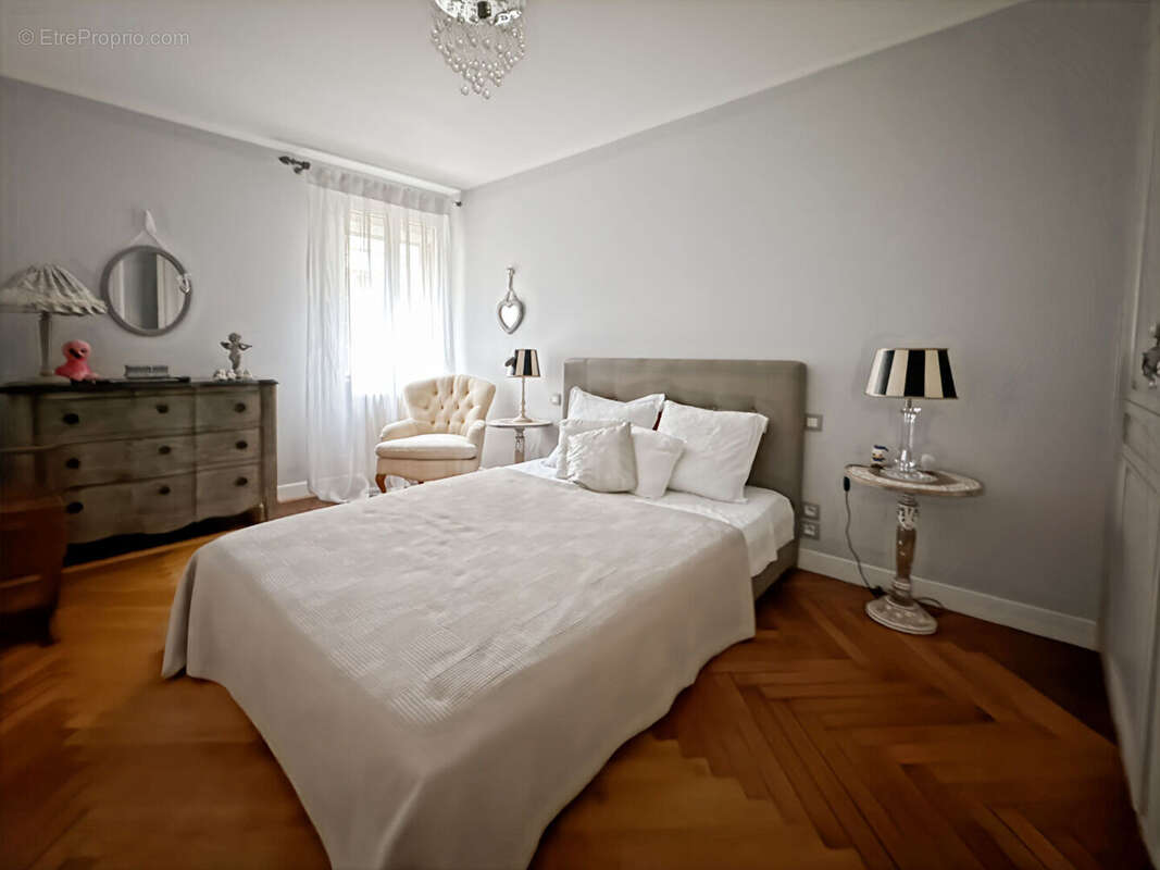 Loft 8 pièces 283 m2 à vendre - Bordeaux chartrons - photo 8