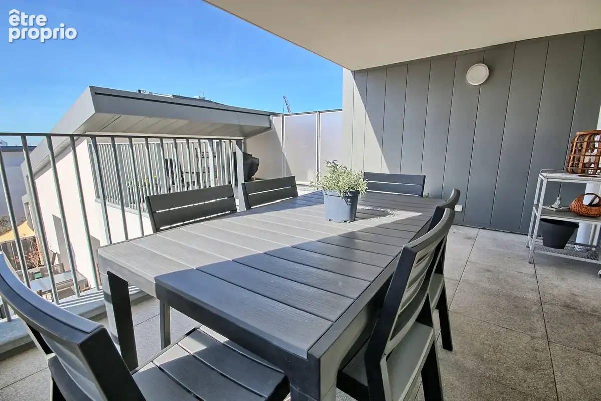 Bassins à flot, T2 de 47m2 avec terrasse 30 m2 plein sud, balcon et garage - photo 10