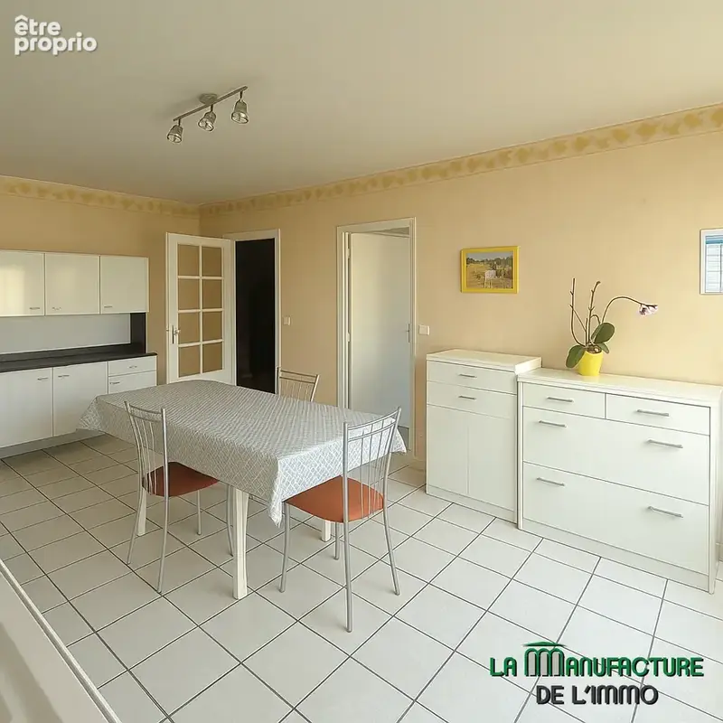 Immeuble avec hangard et garages secteur terrenoire proche des acces autoroutier - photo 8