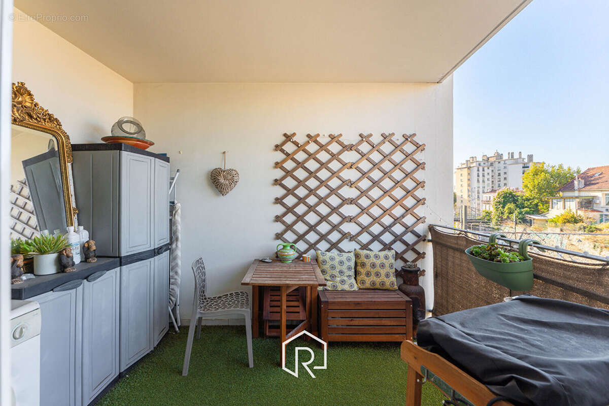 Appartement à MARSEILLE-4E