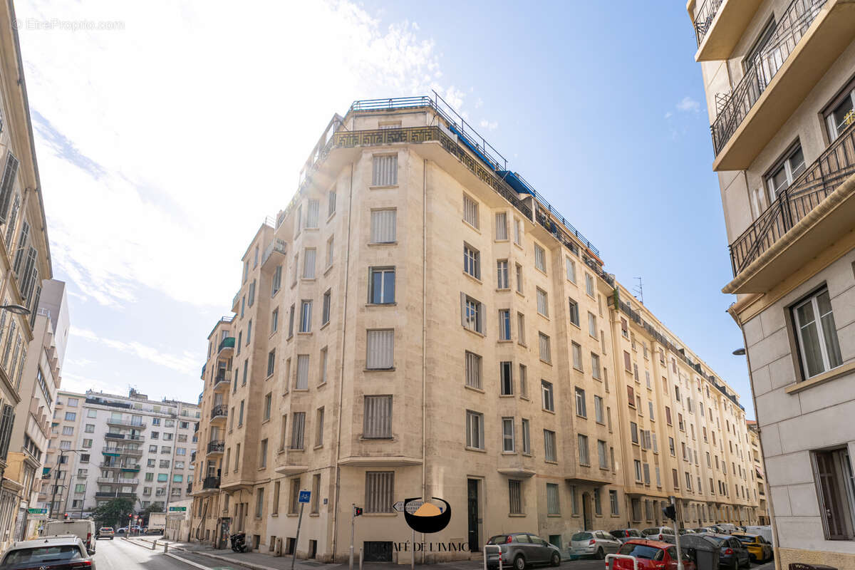 Appartement à MARSEILLE-4E
