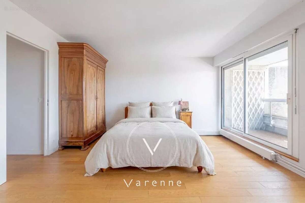 Appartement à PARIS-14E