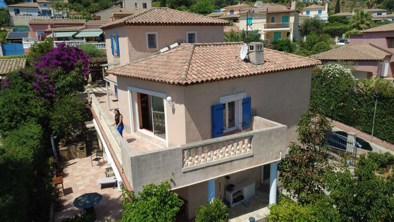 Maison à CARQUEIRANNE
